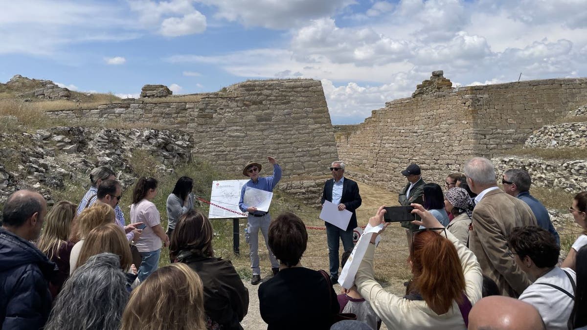 Archaeologists giving circuit astatine Gordion site
