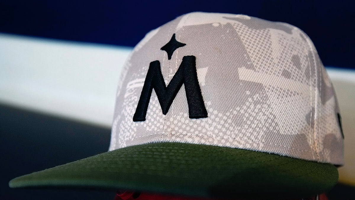 Twins hat