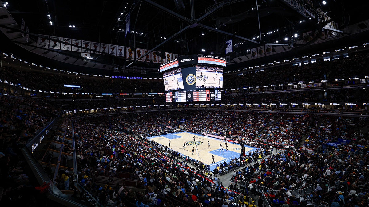 Chicago Sky play Indiana Fever