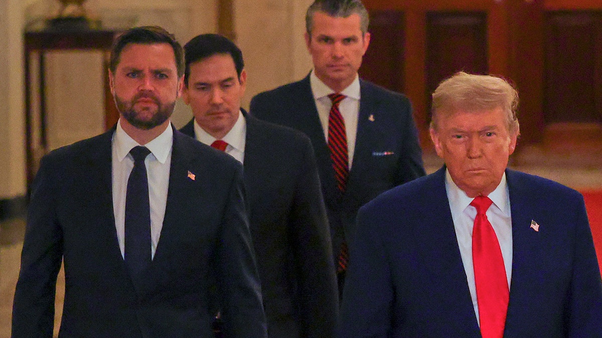 Trump and Vance goes to the address of the White House