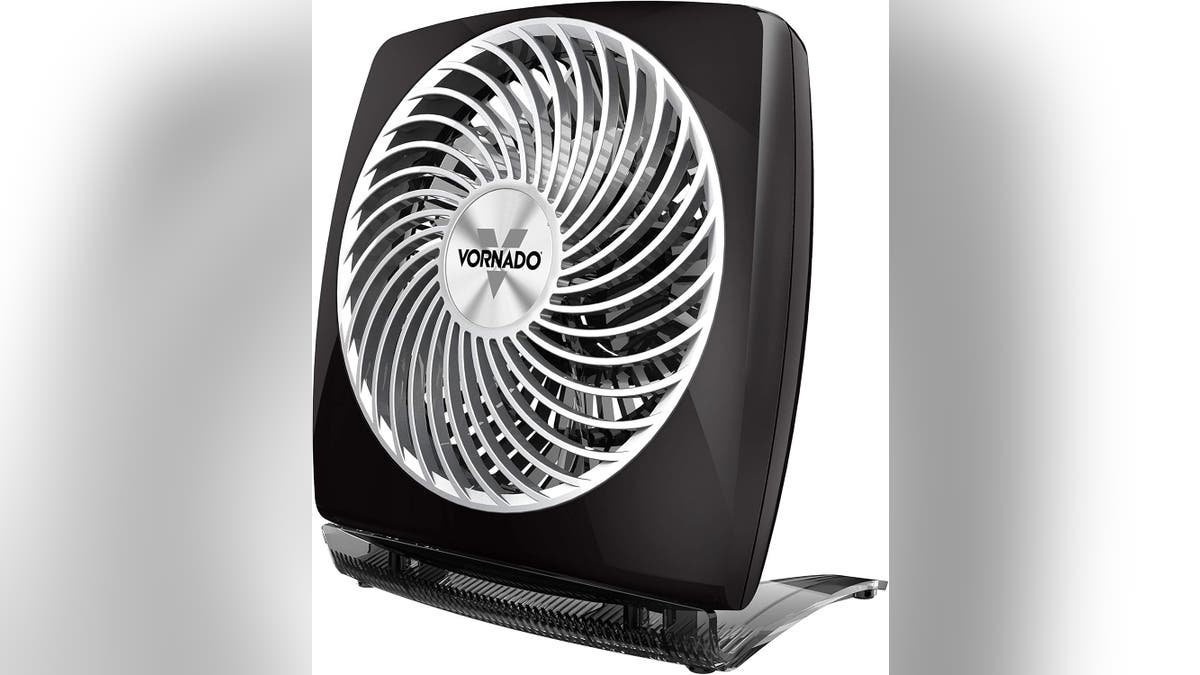 This clip fan securely attaches to various surfaces like desks, beds or shelves.