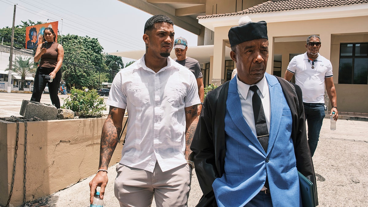 Wander Franco walks out of court