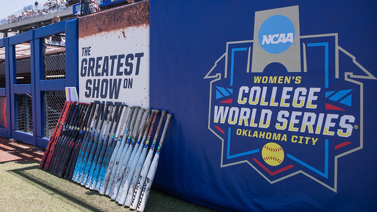WCWS logo