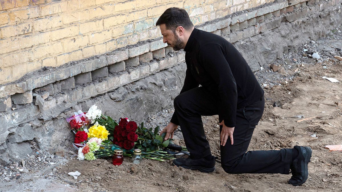 Zelenskyy mourns victims of Russian strike.