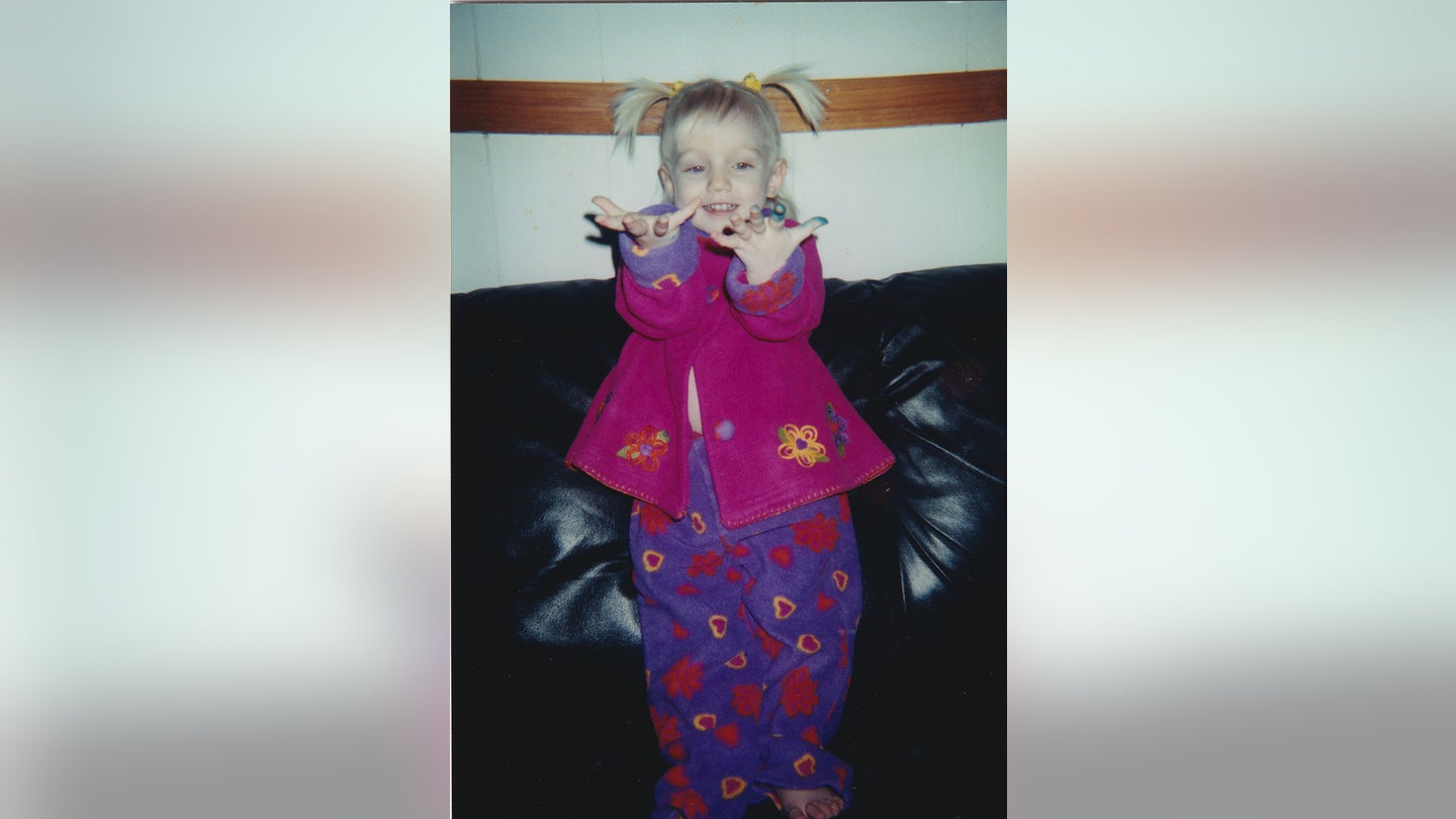 investigationdiscovery_fataldestination_emilyferlazzo_childhood تتحول رحلة التخييم فيرمونت