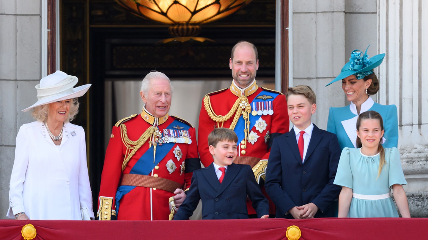 kate-trooping-the-colour تتخطى كيت ميدلتون رويال أسكوت بعد العودة الأخيرة إلى الواجبات الملكية