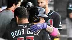 Diamondbacks star Ketel Marte cries on field after fan's cruel comments about late mother