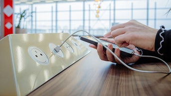 TSA warns travelers against charging phones directly at airport USB ports - Fox News