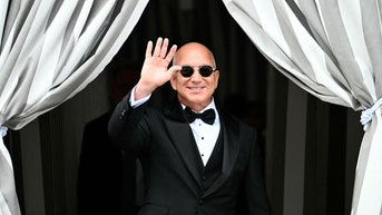 Jeff Bezos spotted in tuxedo, Lauren Sánchez dressed in white ahead of Venice wedding - Fox News