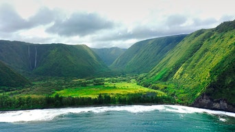 American tourist falls 30 feet off cliffside trail in vacation hot spot - Fox News