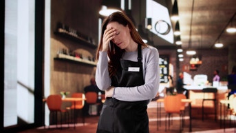 Scam leaves restaurant waitress stunned as diners laugh in her face - Fox News