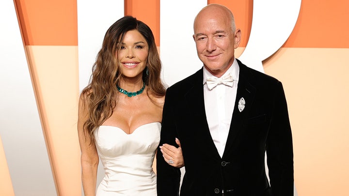 How Jeff Bezos' Blue Origin launch differs from Richard Branson's spaceflight