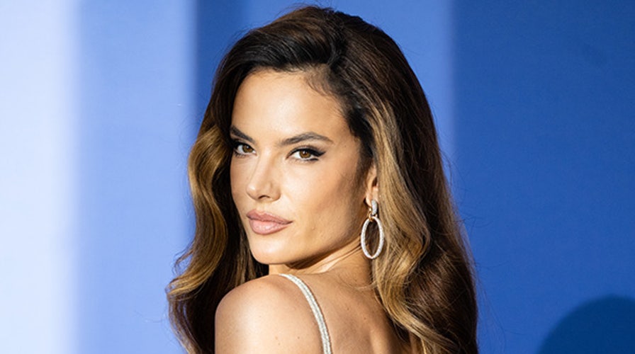 SI Swimsuit model embraces aging naturally without cosmetic procedures