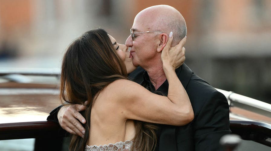 Jeff Bezos exits hotel in Venice ahead of wedding to Lauren Sánchez