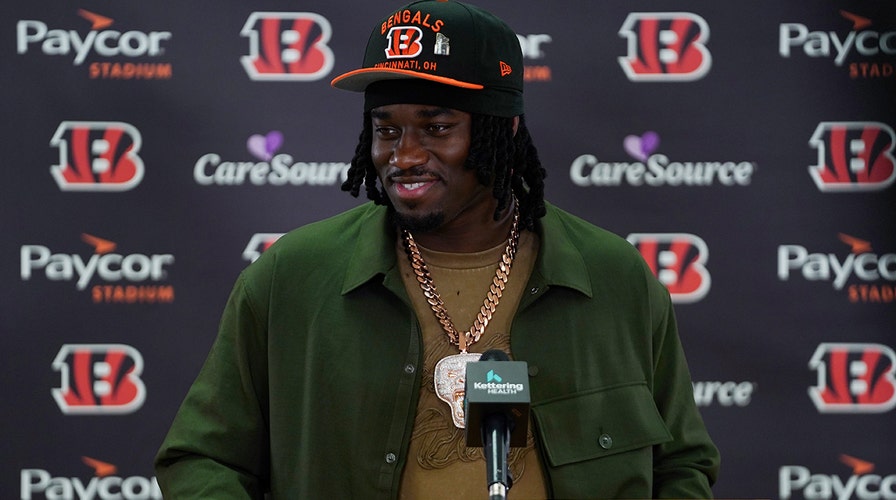 Famed NFL agent Leigh Steinberg analyzes Shedeur Sanders' unprecedented NFL Draft fall