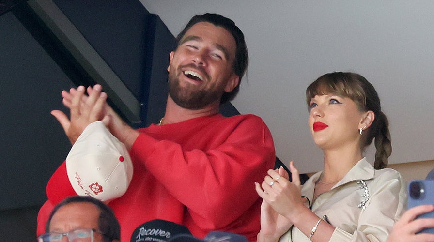 Taylor Swift supports boyfriend Travis Kelce at Super Bowl LIX