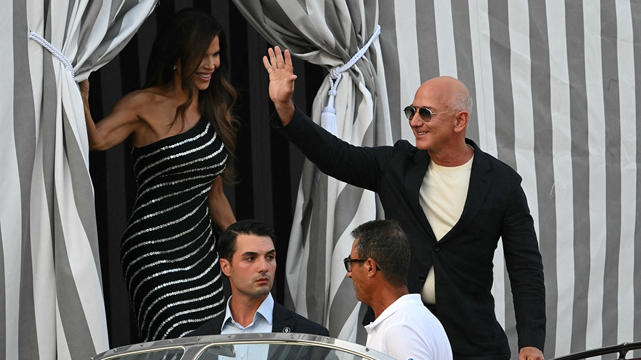 Jeff Bezos and Lauren Sanchez arriving in Italy for their wedding.