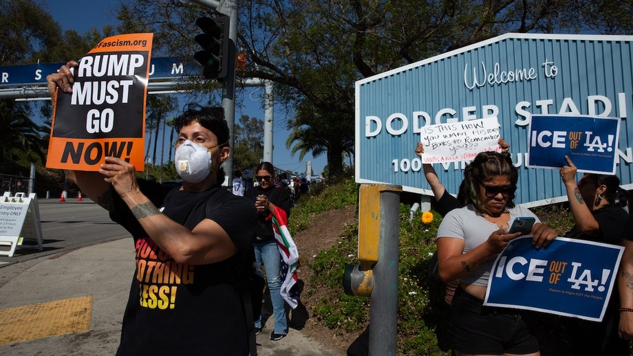 Según se informa, los Dodgers Los donan 1,1 millones de dólares a grupos a favor de la inmigración tras las medidas federales de 2025