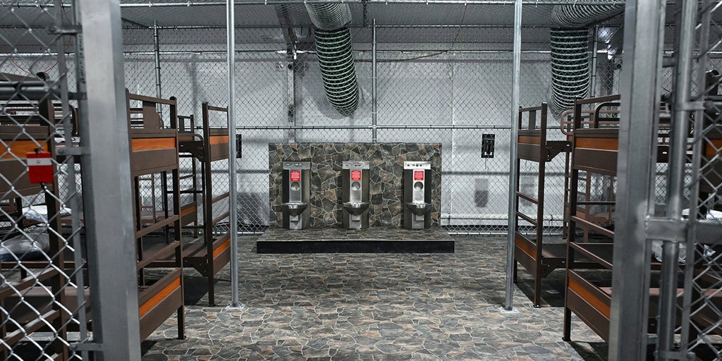 https://a57.foxnews.com/static.foxnews.com/foxnews.com/content/uploads/2025/07/1024/512/alligatoralcatraz4.jpg?ve=1&tl=1