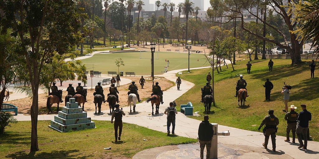 https://a57.foxnews.com/static.foxnews.com/foxnews.com/content/uploads/2025/07/1024/512/macarthurpark.jpg?ve=1&tl=1
