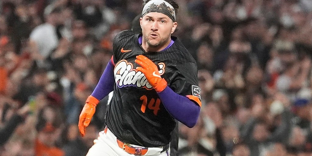 Giants catcher Patrick Bailey makes tremendous MLB history with walk-off  inside-the-park home run