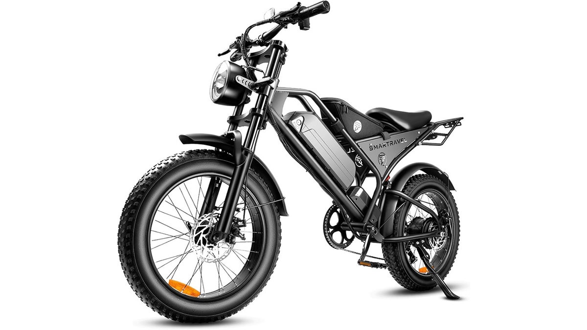 Perfect for rugged trails or steep commutes, this e-bike combines power with practical features. 