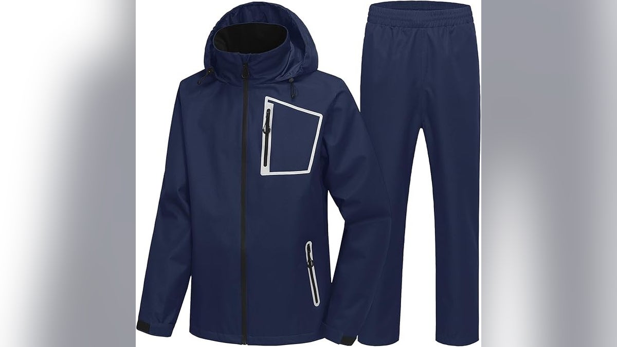 Stay dry with this lightweight rain jacket and pants set.