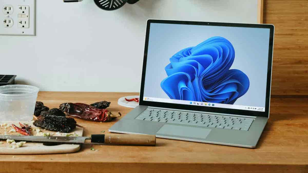 Image showing Windows laptop.