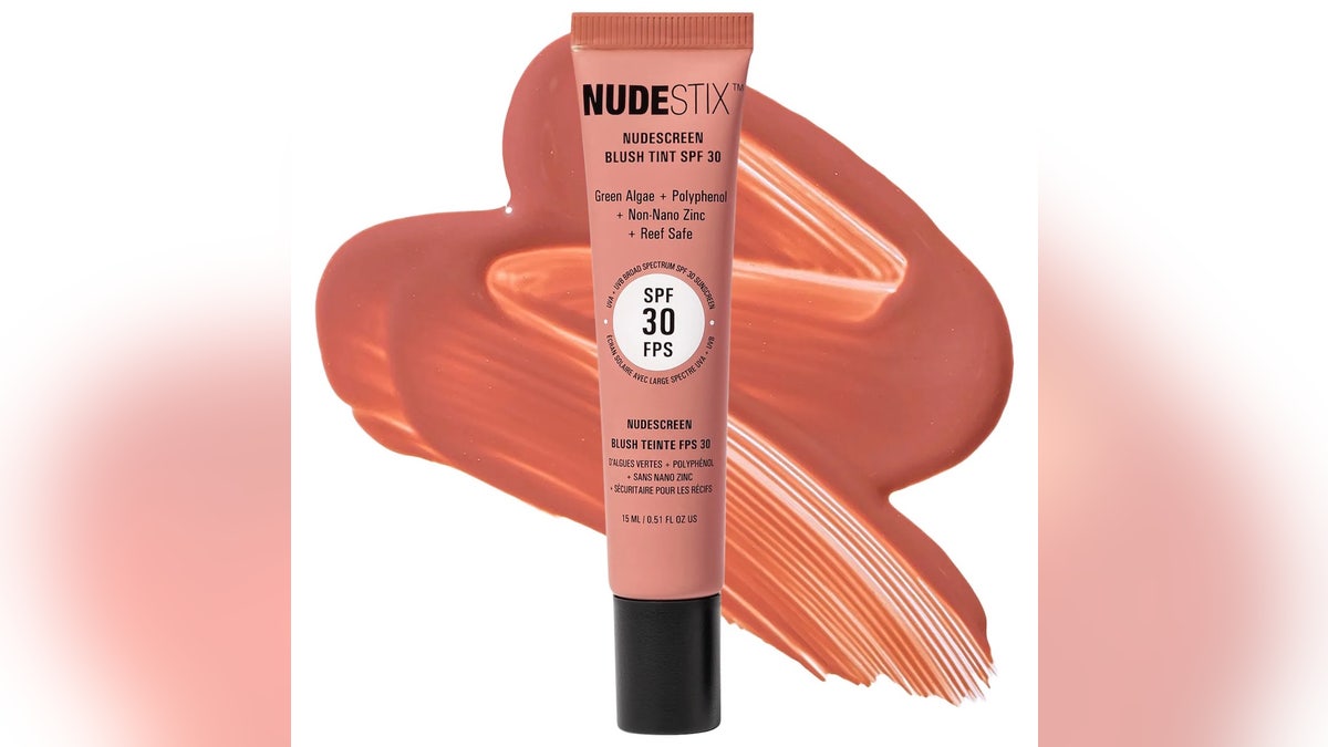  Offered in six universally flattering shades, this blush tint helps create a seamless, natural-looking finish with SPF 30. 