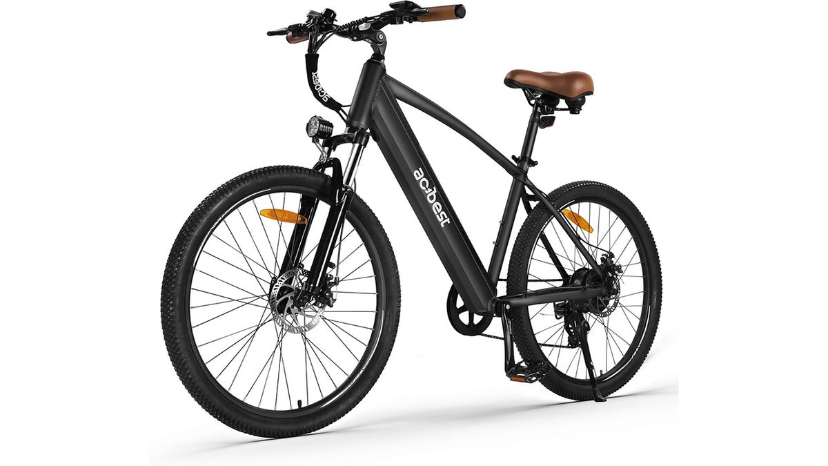 Lightweight and agile, this e-bike is easy to park and store.