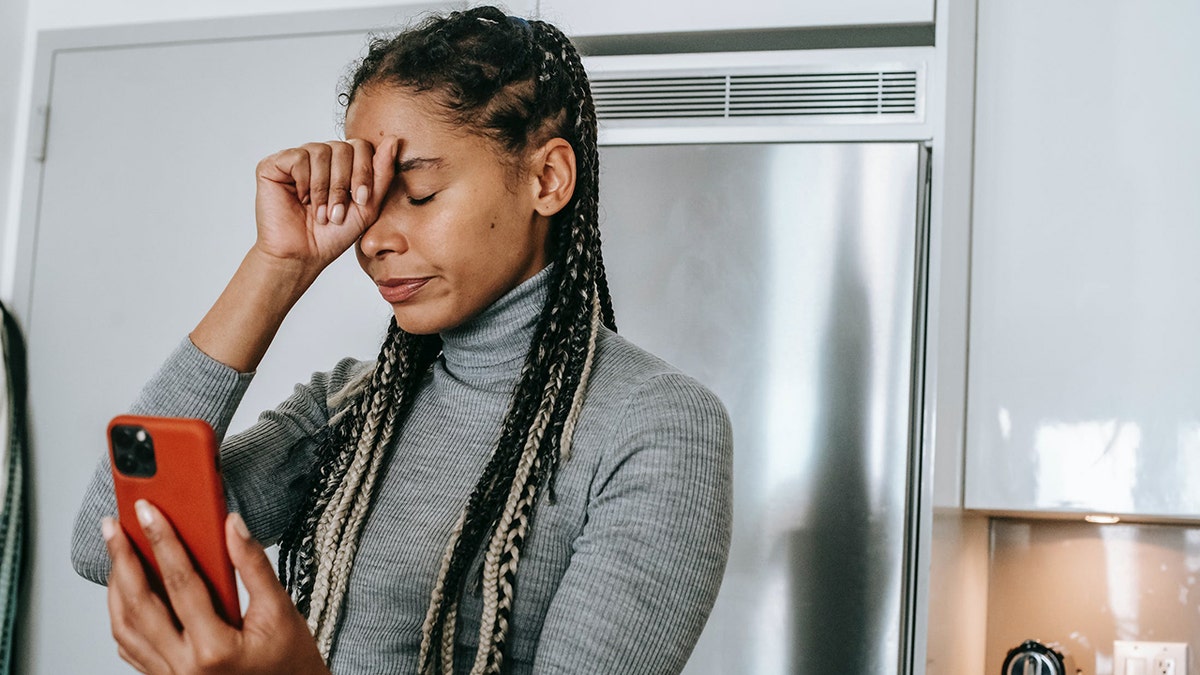 2-is-your-phone-hacked-heres-what-to-check-and-how-to-protect-yourself-body 9 ways to protect your phone from hackers and recover if you hack