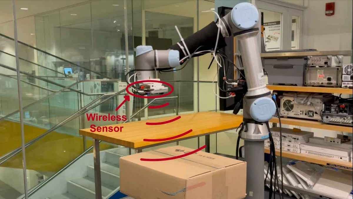 ROBOT scans boxes 2