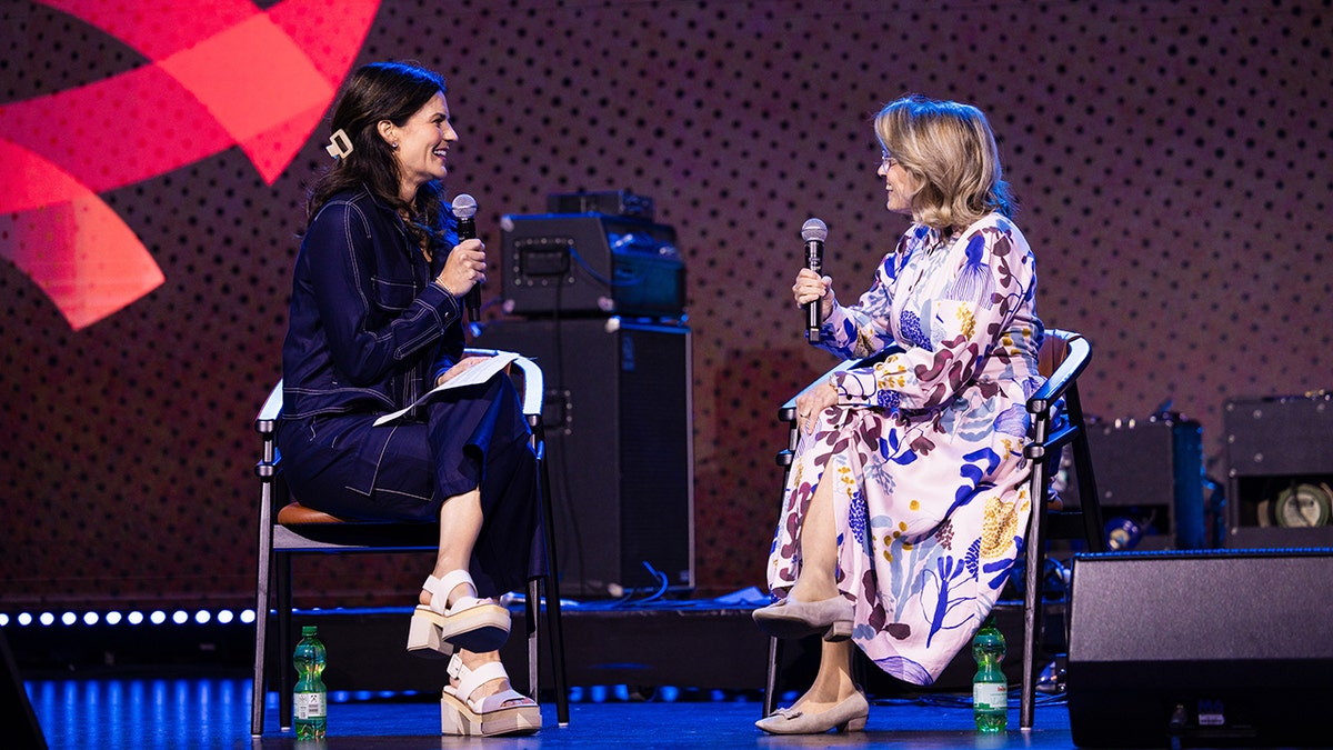 Sisi Graham Lynch and Bei Renin in a conversation at the BGEA event