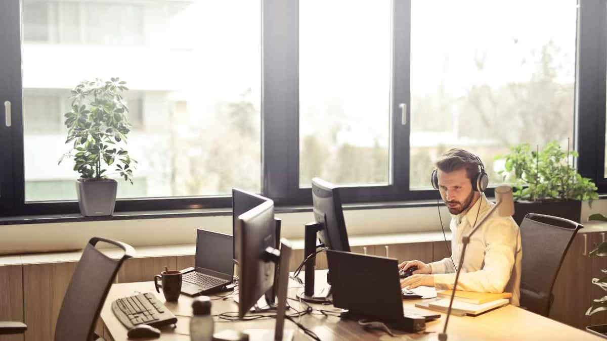 customer service guy