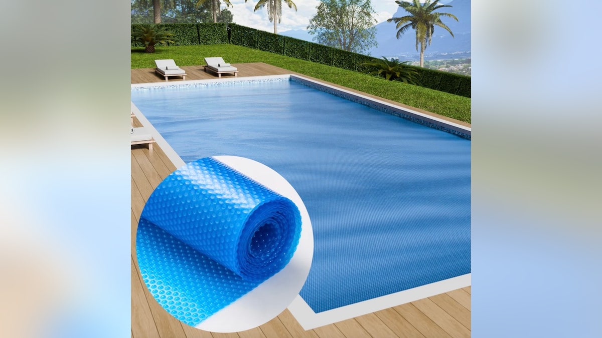 Esta manta solar rectangular está hecha de poli grueso para un rendimiento fuerte y longevidad.