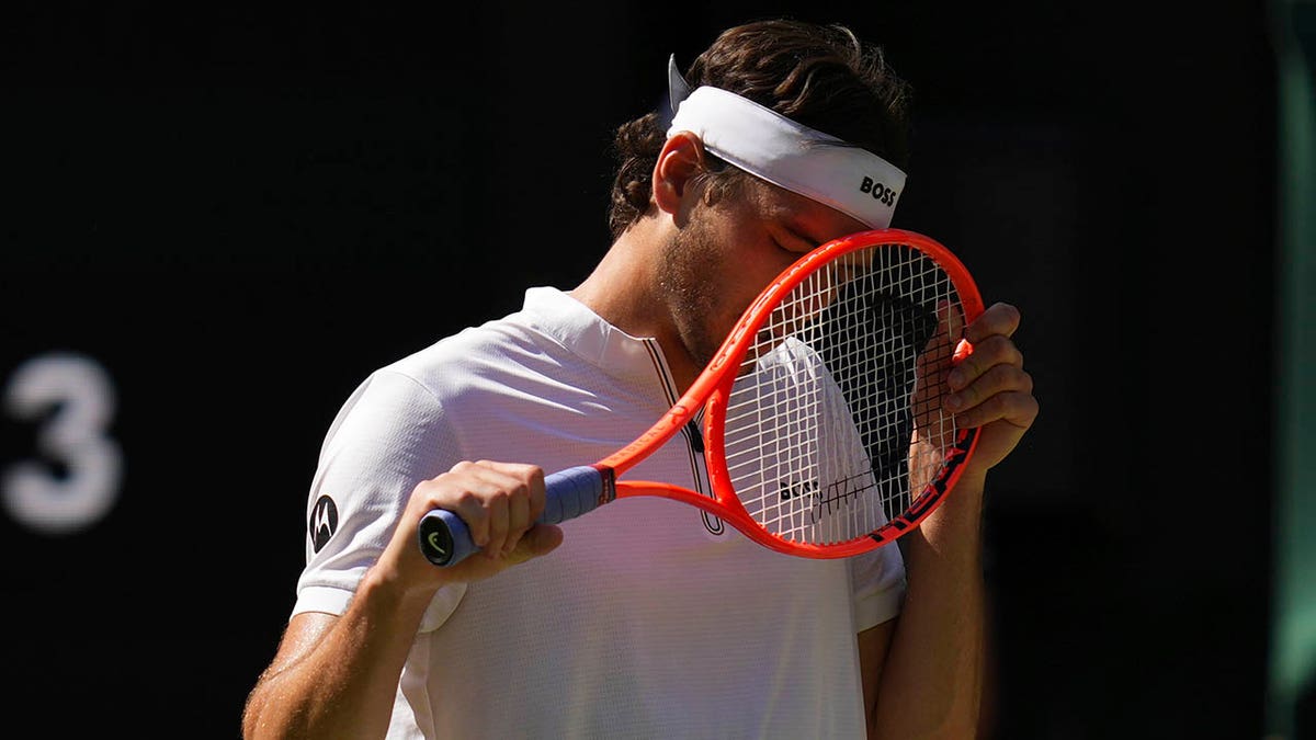 Taylor Fritz reacts