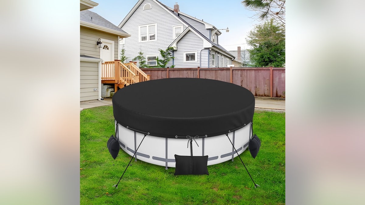 This solid poly winter cover is heat-sealed and reinforced with a vinyl-coated cable and robust loops for anchoring via water tubes or weights. 