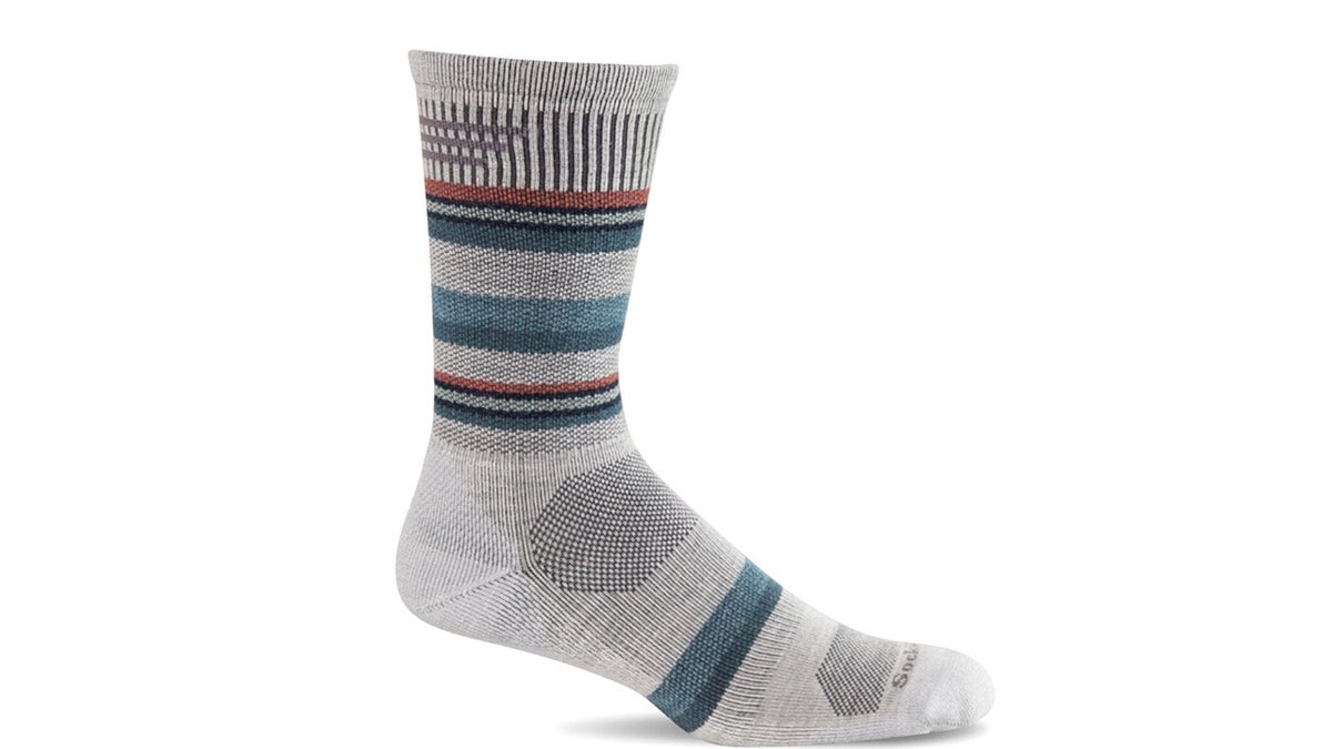 These merino wool socks offer mid-level compression in a crew height.