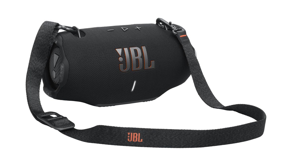 Carry this Bluetooth speaker with you anywhere with the removable shoulder strap.