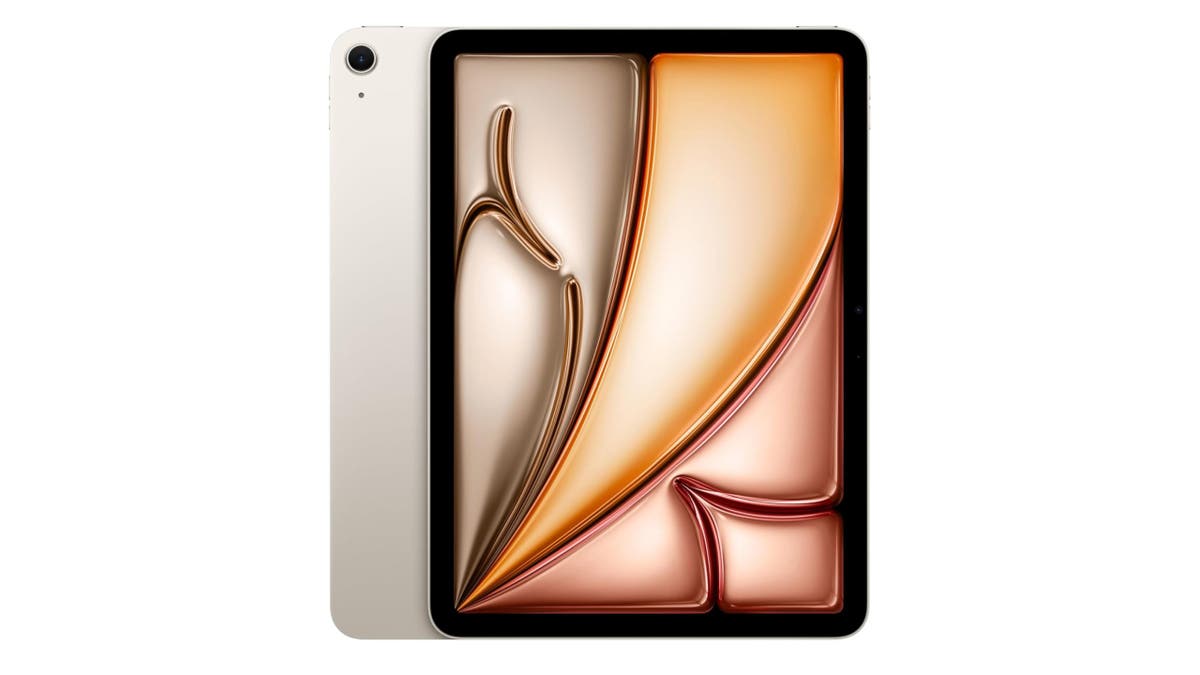 A fast laptop with Apple's intelligence.