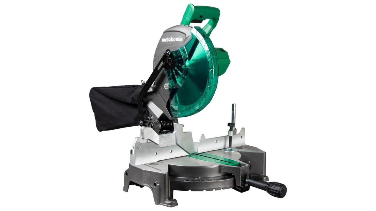 This lightweight miter saw is great for beginners.