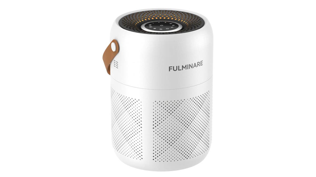 Easily move your air purifier from room to room with the built-in handle. 