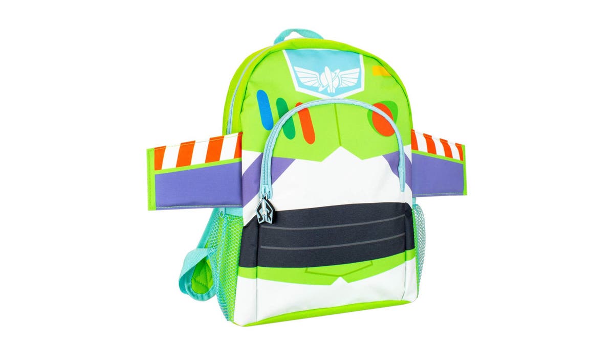 Help your child fly with their own Buzz Lightyear bag.