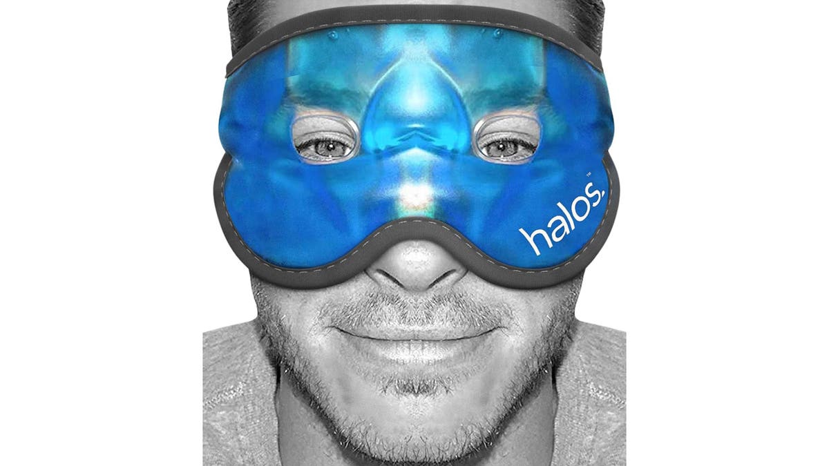Ease your headaches with the help of a gel mask.