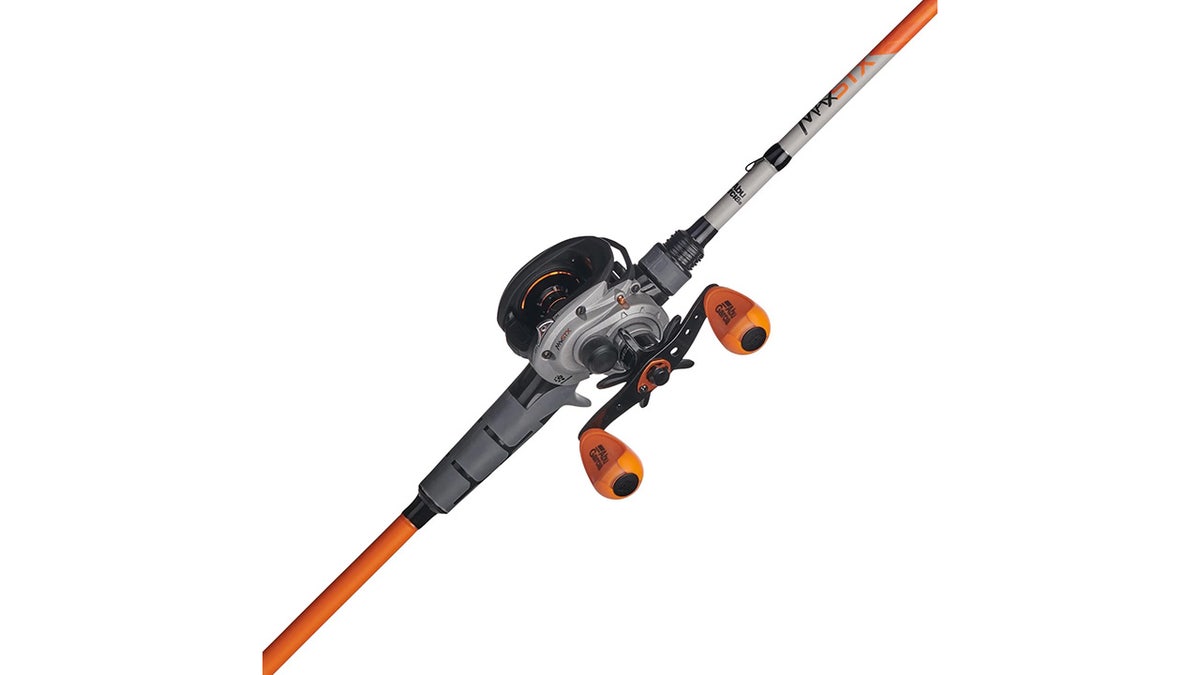 The brake system stops the line from tangling. 