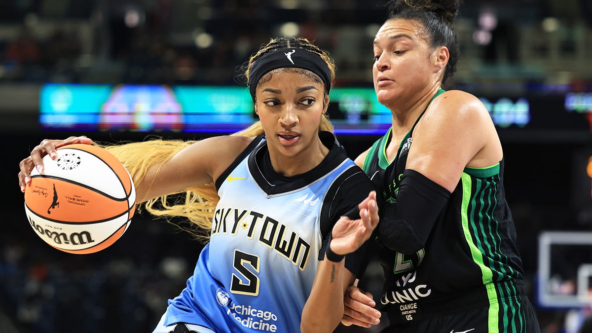 Angel Reese vs Lynx