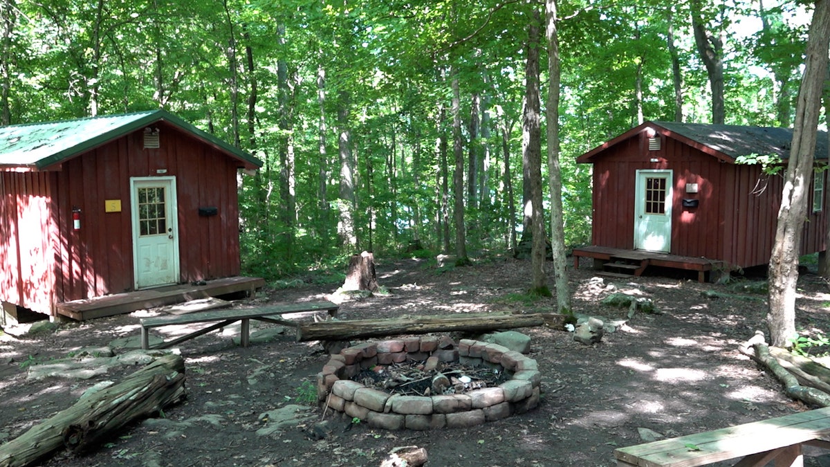 Cabins in Coldstream in Adams, Tennessee