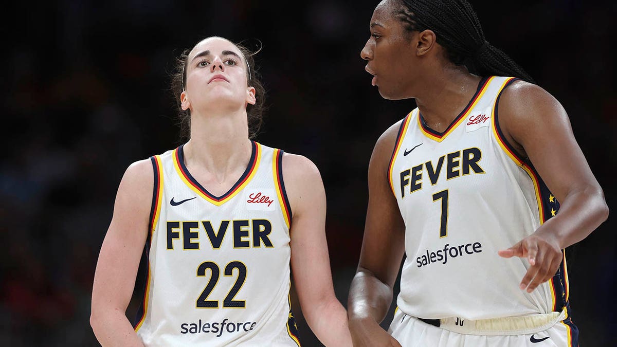 Caitlin Clark and Aliyah Boston