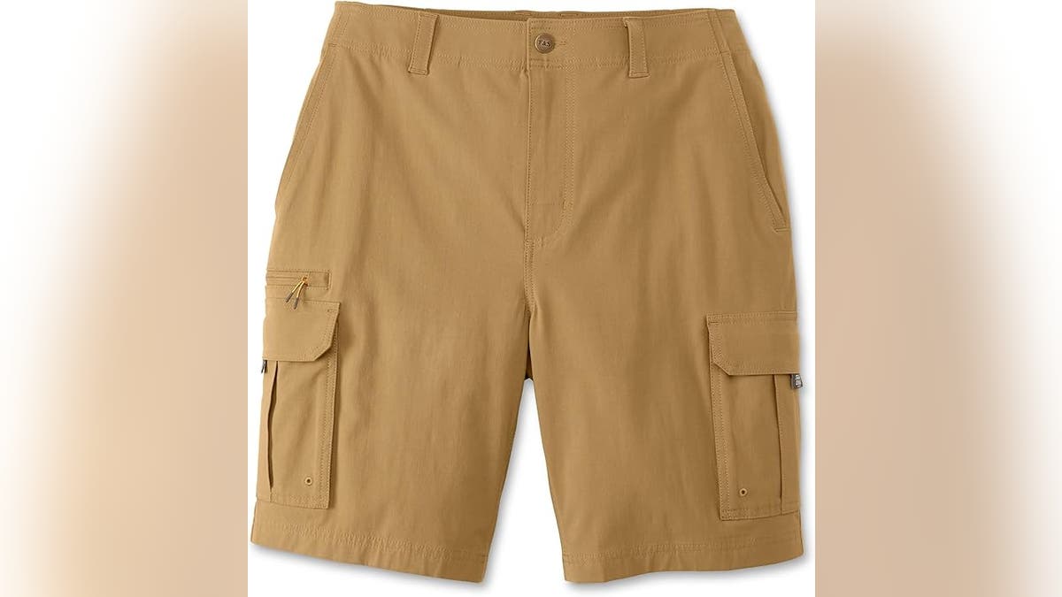 These cargo shorts are practical and quick-drying.