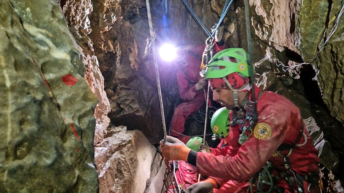 man rescued successful continent cave